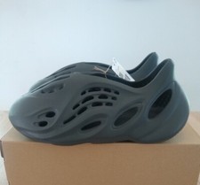 Adidas Yeezy Foam RNR "Carbon"