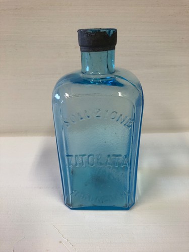 Antica bottiglia contenitore - antica,