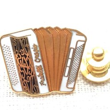 Pin folies french - pin's,