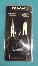 DAIWA KIT DECKHAND; PINZA/DYKE NASO LUNGO, NUOVO CON SCATOLA