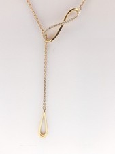 Collana con ciondolo infinito