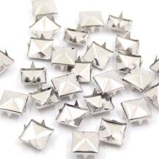 100pz Rivetti Piramide Argento