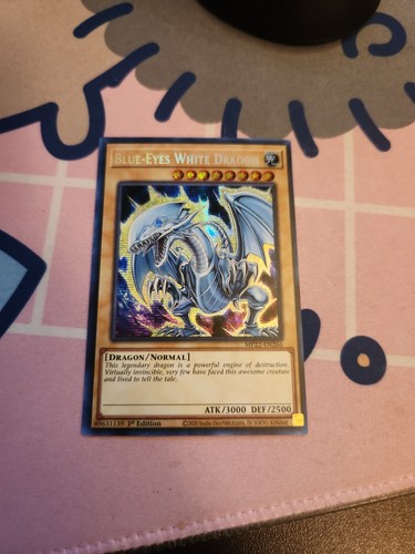 Drago bianco occhi - yu-gi-oh,
