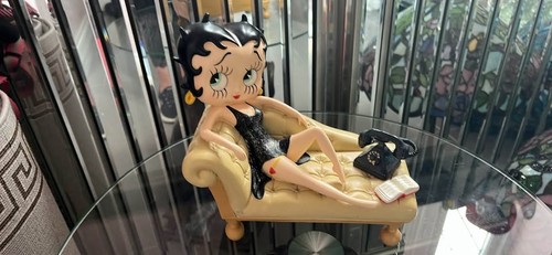 Betty boop figurine - betty,