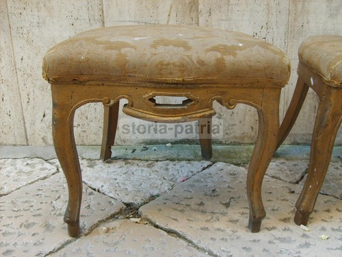 ANTIQUARIATO_SEDIE_SGABELLI_IN
