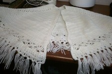 scialle in lana bianco  fatto