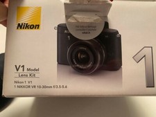 Macchina fotografica NIKON1 V1 ottime condizioni usata pochissimo completa di av