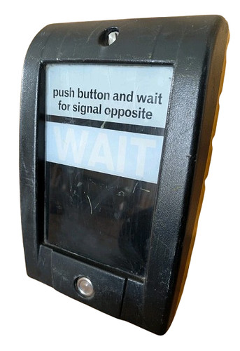 Pedestrian crossing wait - crossing,