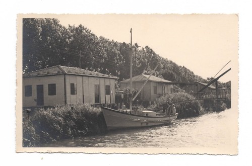 Tirrenia barca nel canale foto - tirrenia,