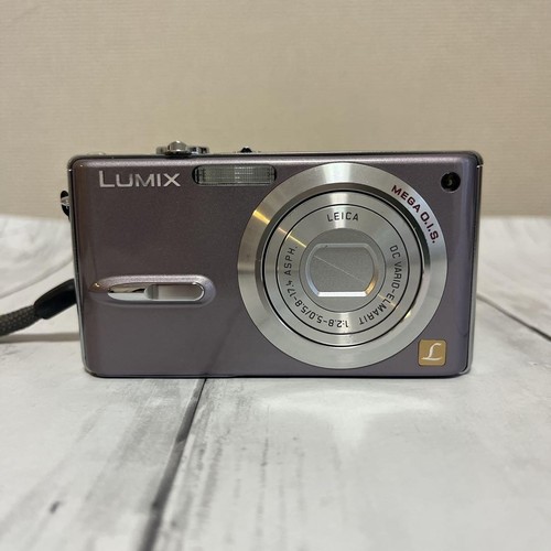 Fotocamera compatta retrò