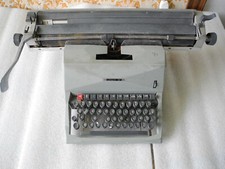Macchina da scrivere Olivetti