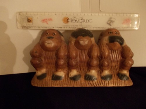 Tre scimmie non - tre,