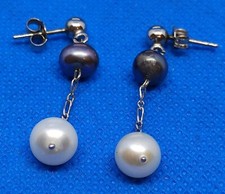 Orecchini in oro bianco e