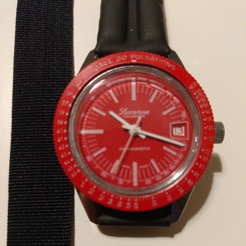 Lucerne diver vintage red - vintage,