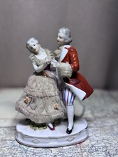 Coppia di statuine romantiche