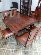 Sala da pranzo completa con