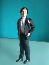 "MATTEL" KEN, "Flower Surprise", modello 2002, vestiti originali, altezza 30 cm.