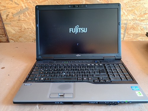 Fujitsu e782 portatile con - fujitsu,