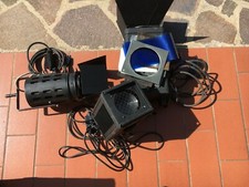 PROIETTORI E FARI CON LENTI FRESNEL E BANDIERE ORIGINALI