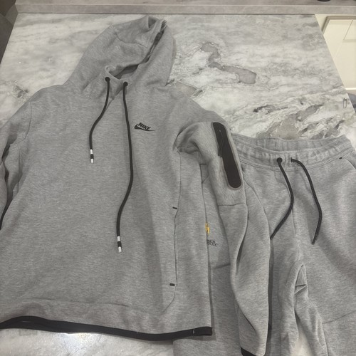 Nike sportswear tech - nike,
