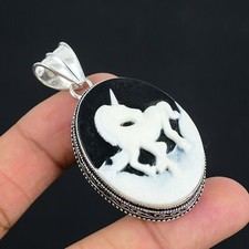 Ciondolo CAMEO stile unicorno