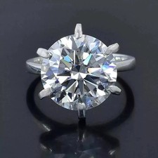 Anello solitario con diamanti