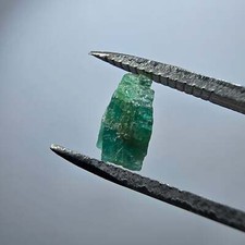 Raro cristallo di smeraldo, verde Colombia