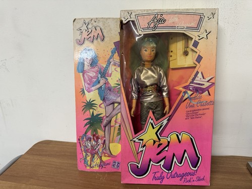 Bambola aja jem holograms - bambola,