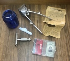 Lotto attrezzi e rasoi da