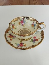 Tazza da tè e piattino