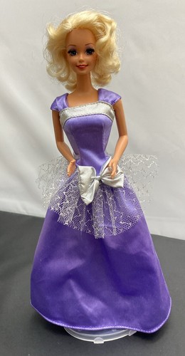 Barbie capelli biondi corti