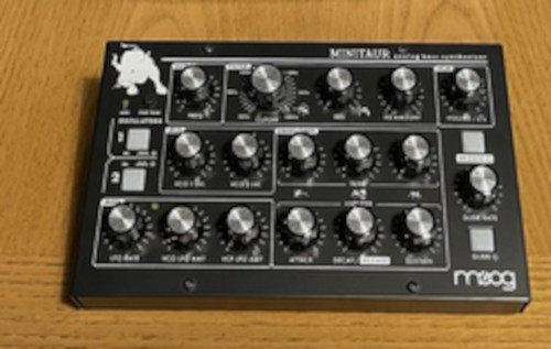 Moog minitaur - moog,