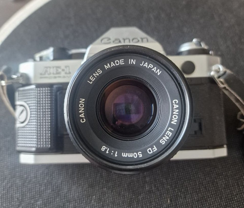 Canon program 35mm slr - canon,