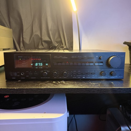 Amplificatore stereo integrato
