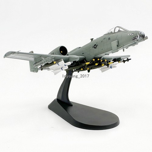 Modellino aereo militare