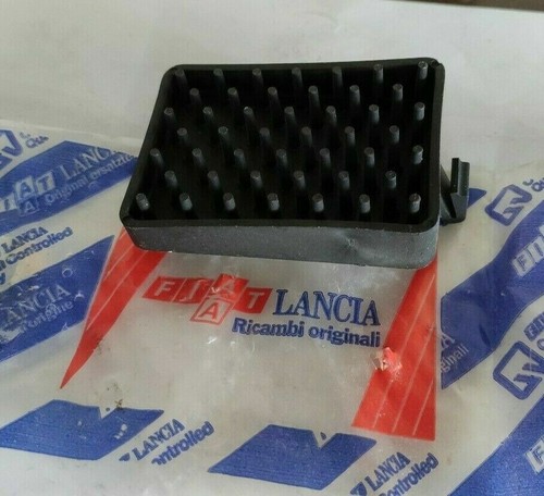 Tassello fissaggio paraurti - tassello,