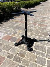 BASE IN GHISA PER TAVOLI, per bar, ristoranti, locali, casa o altre attività