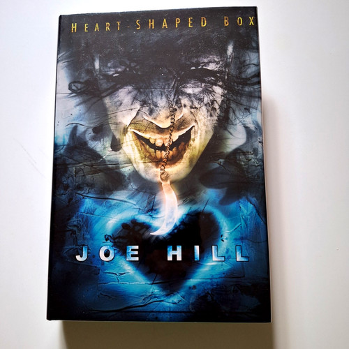 Heart shaped box - box, joe