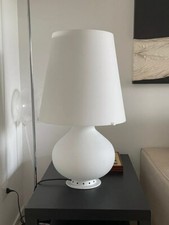 Lampada da tavolo Fontana, grande (H. 78cm) In perfetto stato, come nuova.