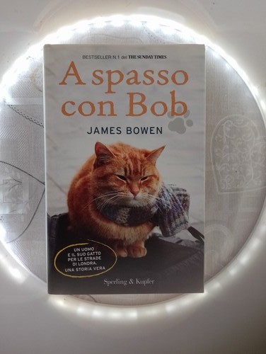 Spasso con bob james bowen - con,