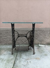 Tavolo In Ghisa E Cristallo 