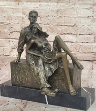 French Art Nouveau Seduto