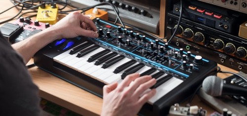 Novation bass station synth - station, ii
