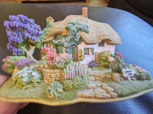 Lilliput lane collectors club - lilliput,