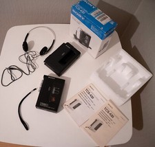 Walkman Sony TCS-430 con cuffie MDR-010 e altro