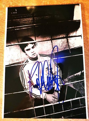 Robbie williams autograph - williams,