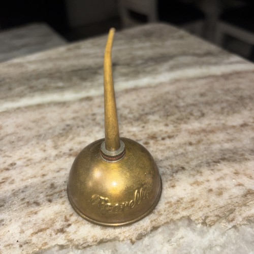 Lattina olio ottone macchina