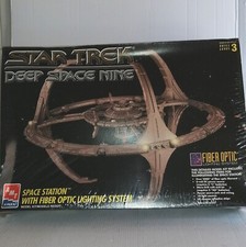 AMT-ERTL NAVICELLA STAR TREK DEEP SPACE NINE KIT MONTAGGIO REF.8764