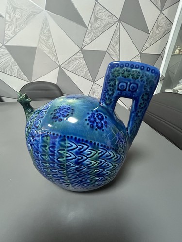 Pollo grasso grande blu