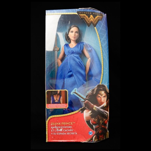 Wonder woman barbie - dc,